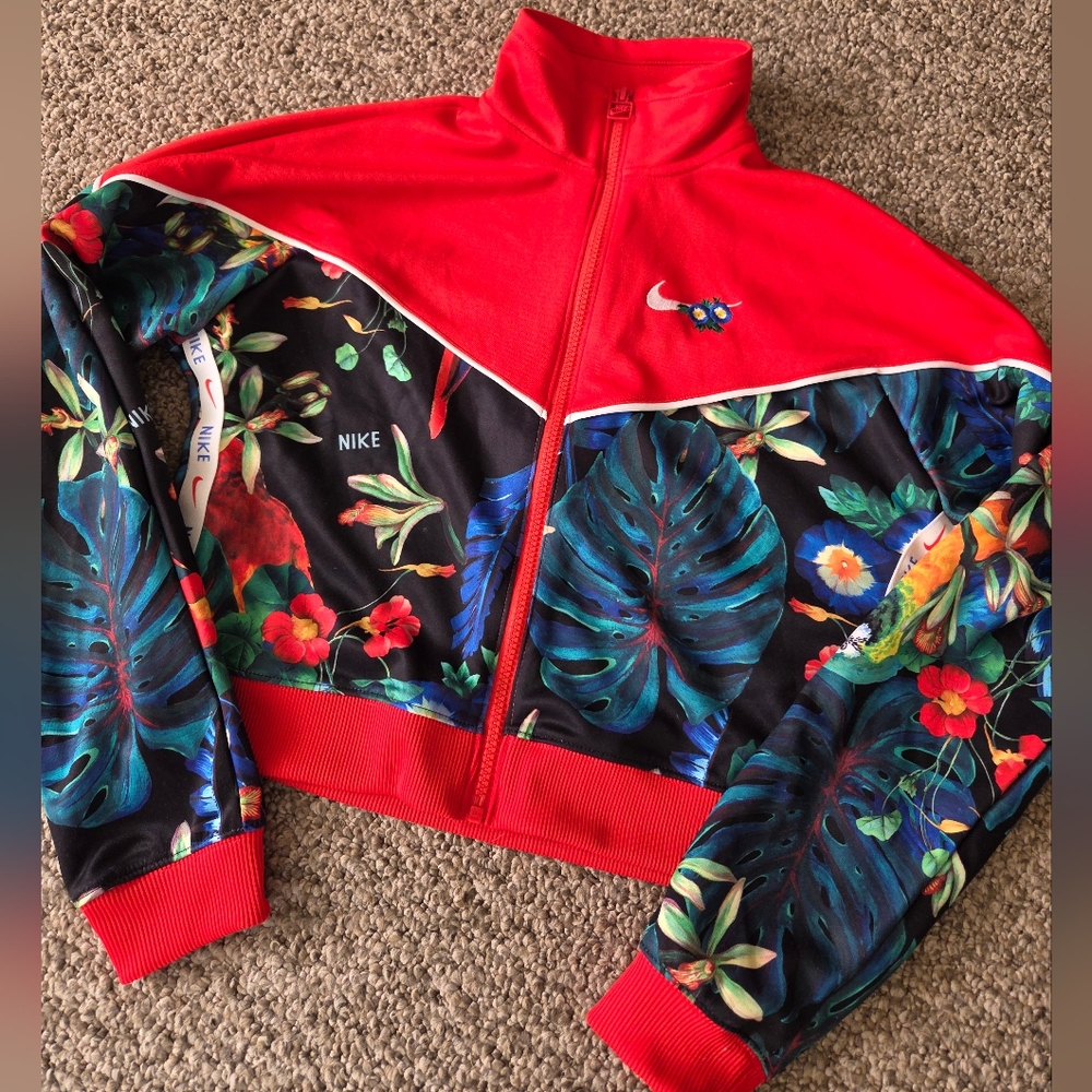 Nike NSW Hyper Femme‎ Tropical Travk Jacket Size S
